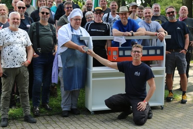 Motorrad-Begeisterte zu Besuch auf der Bundeshöhe